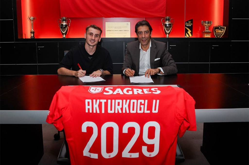 Kerem Aktürkoğlu, İmzayı attı
