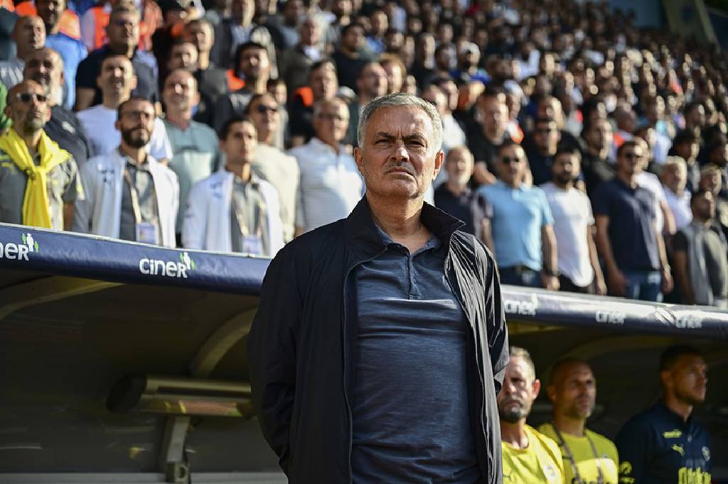 Jose Mourinho'dan galibiyet ve Okan Buruk sözleri