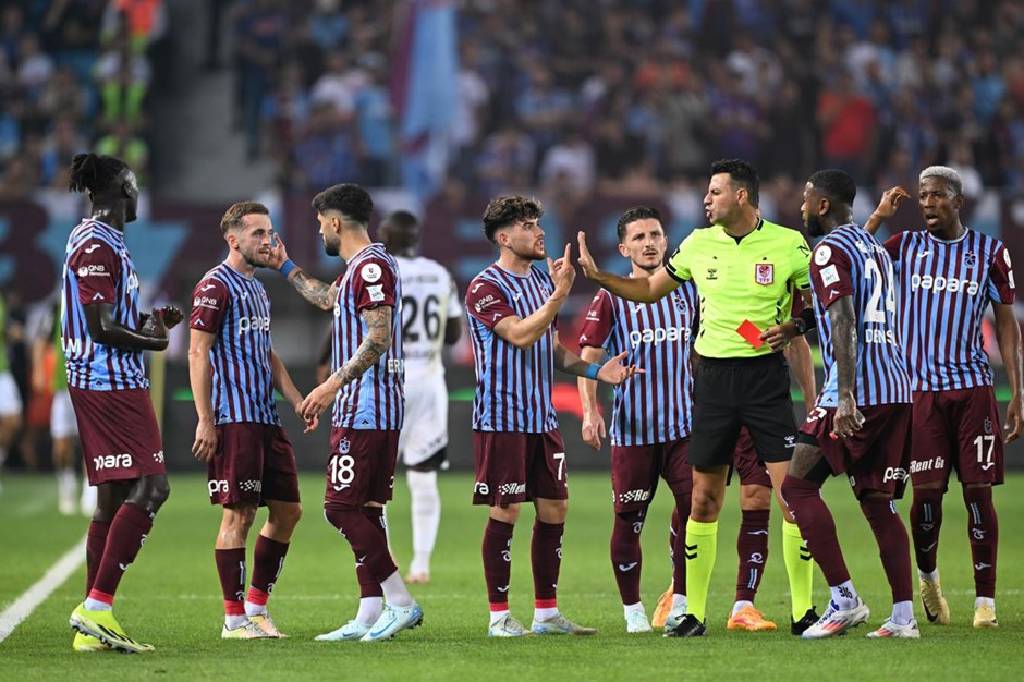 Trendyol Süper Lig'in 3. hafta erteleme maçında Trabzonspor, Kayserispor’u konuk ediyor