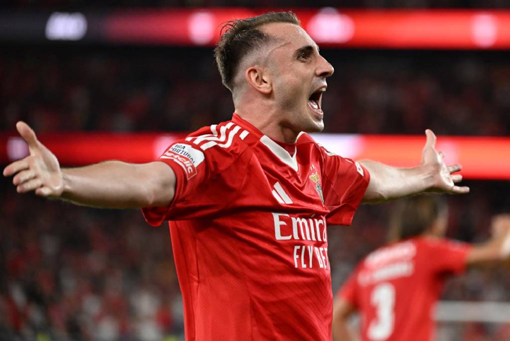 Kerem Aktürkoğlu'ndan Mert Hakan'a olay gönderme!