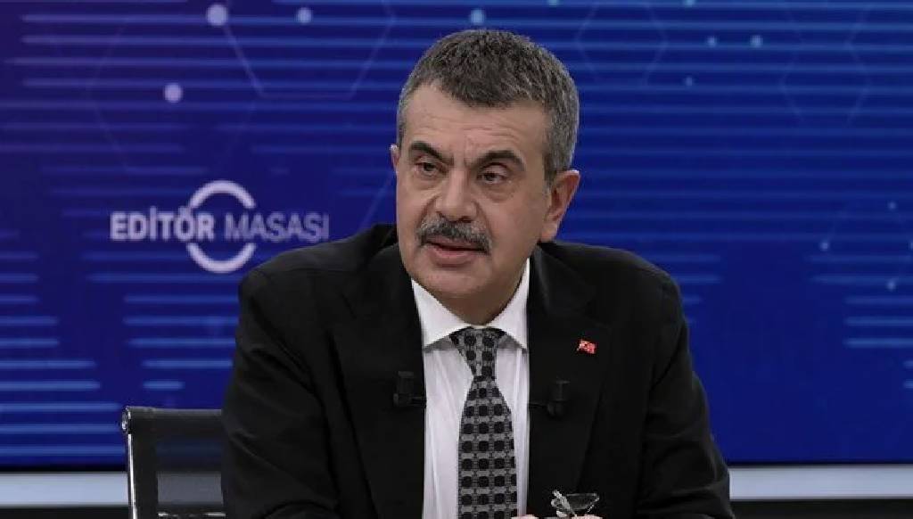 Bakan Tekin'den önemli açıklamalar: Kayıt ücreti, devamsızlık ve sınıf annesi hakkında uyarı