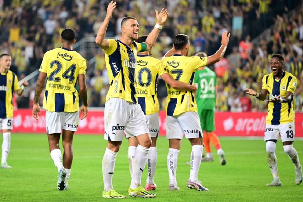 Kasımpaşa - Fenerbahçe, 17:00. Muhtemel 11'ler