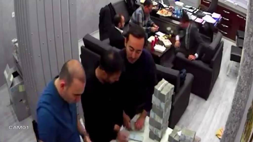 CHP İl Başkanlığı'nda çekildiği öne sürülmüştü... 'Para sayma' görüntülerine ilişkin davada ara karar!