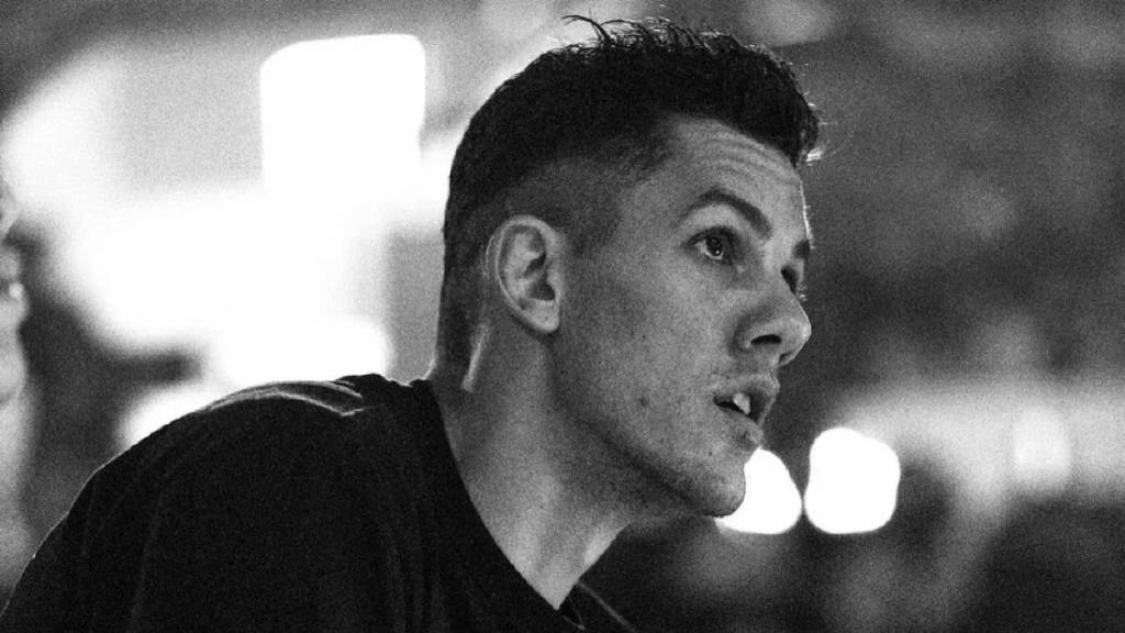 Eski milli basketbolcu hayatını kaybetti! Kaldırımda beklerken araç çarptı