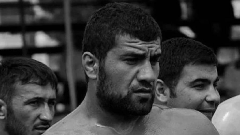 Başpehlivan Ali Altun, 42 yaşında kalp krizine yenik düştü