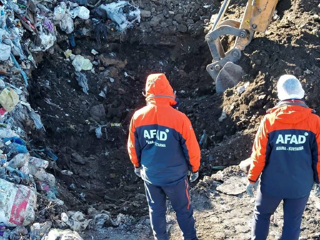 Oğlunu öldürüp, çöpe attığını itiraf etmişti! Günlerdir süren aramalar sonuç vermedi…