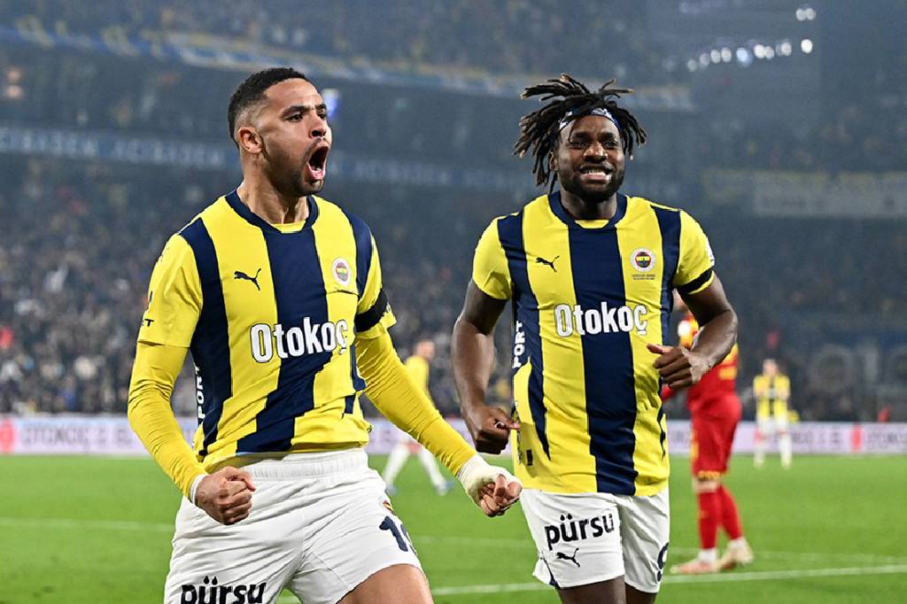 Fenerbahçe, geriye düştüğü maçta Göztepe'yi 3-2 mağlup etti