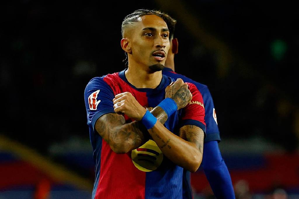 Barcelona, rakibini 7-1'lik skorla mağlup ederek hezimete uğrattı ve bu sezon resmi maçlarda 100 gol barajını aştı