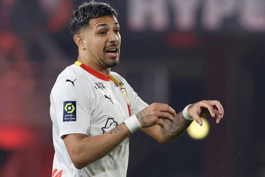Fransız ekibinin yüksek talebi, Fenerbahçe'nin transferde geri adım atmasına neden oldu