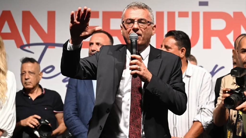 KKTC'de seçimİ kazanan Tufan Erhürman'a tebrik mesajları