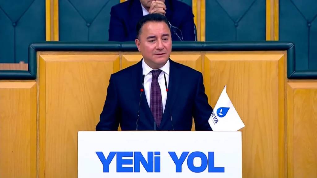 Ali Babacan: "Kimi selamlayacağımı size mi soracağım?"