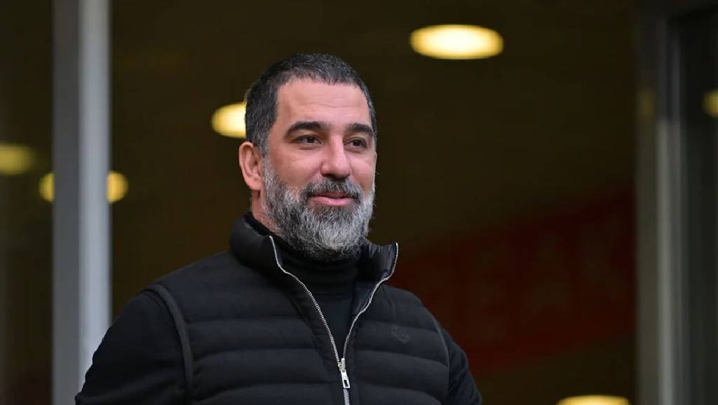 Arda Turan üst üste 2 derbi öncesi liderliği geri aldı