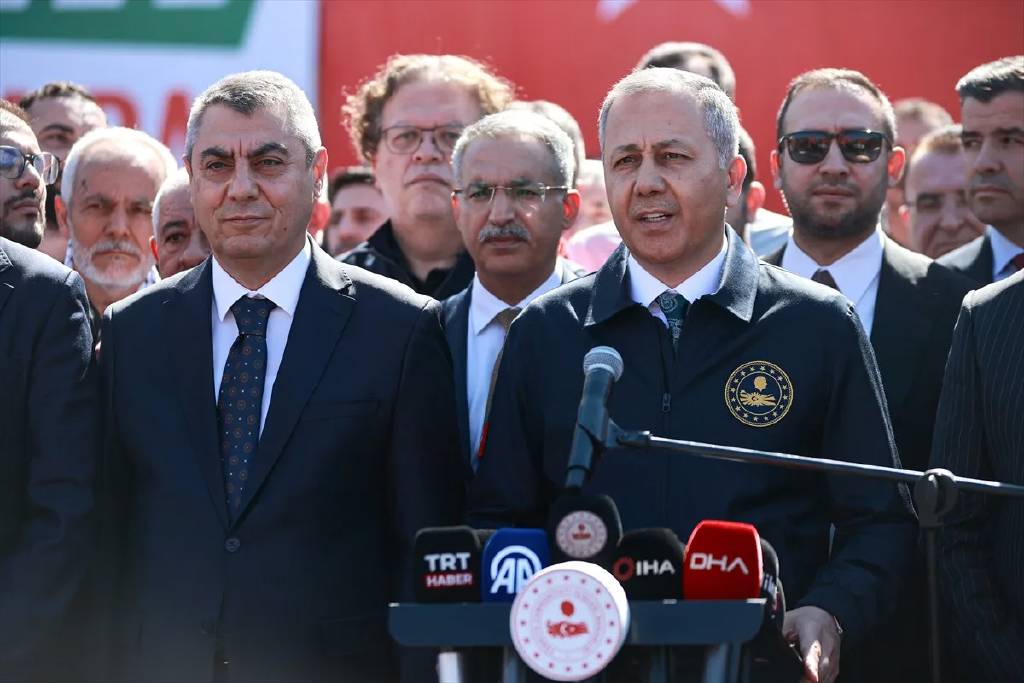 "İyilik gemisi" 900 ton gıda ile Gazze'ye yola çıkıyor