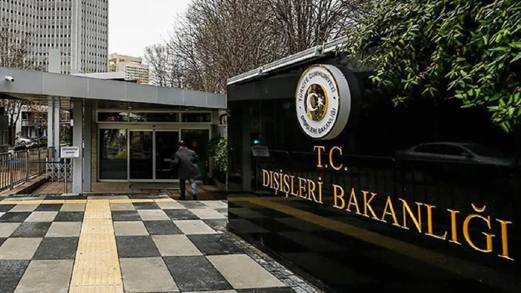 "3 Milletvekili bugün yurda dönüyor"