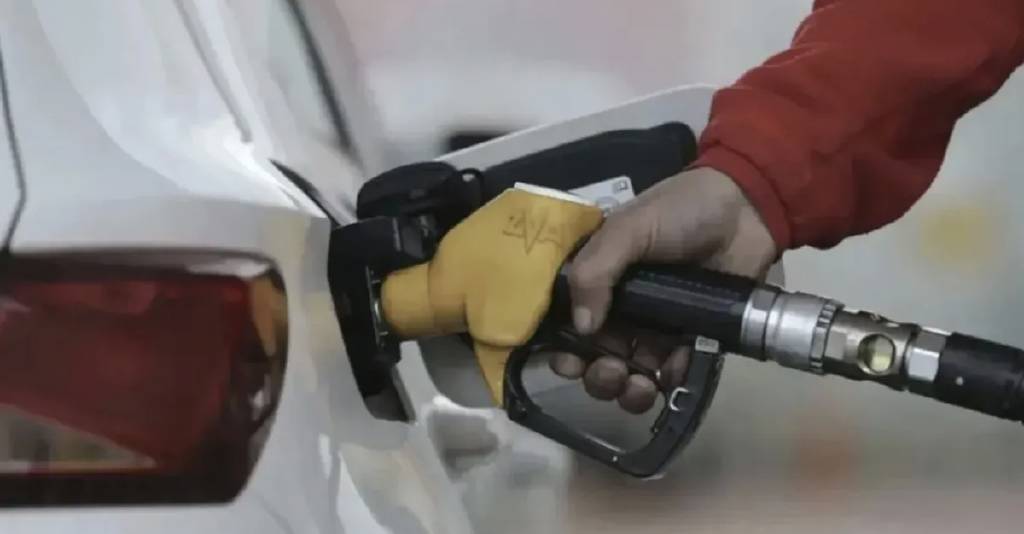 Benzin fiyatlarında yeni zam yolda