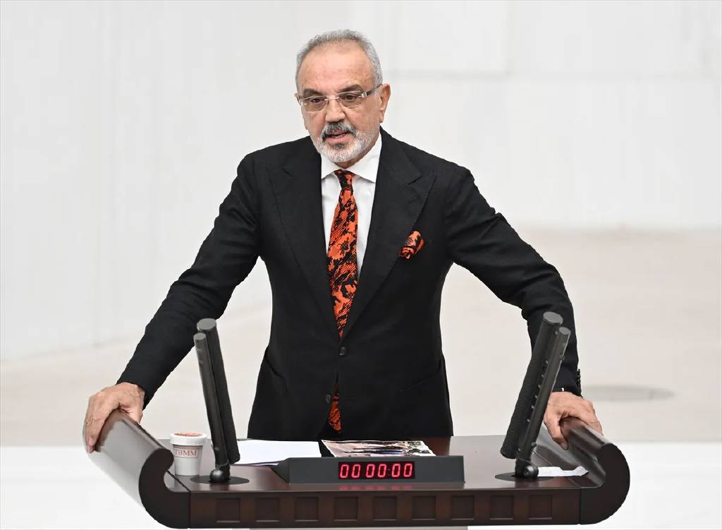 "499 Milletvekili çift maaş alıyor"