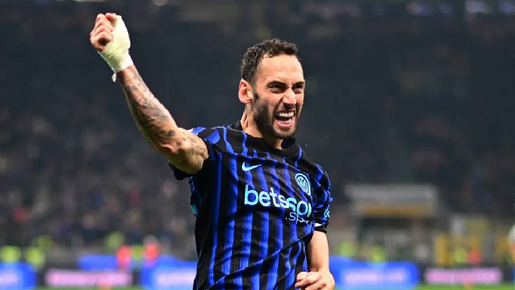 Çalhanoğlu’nun adı yeniden Galatasaray ile anılmaya başladı