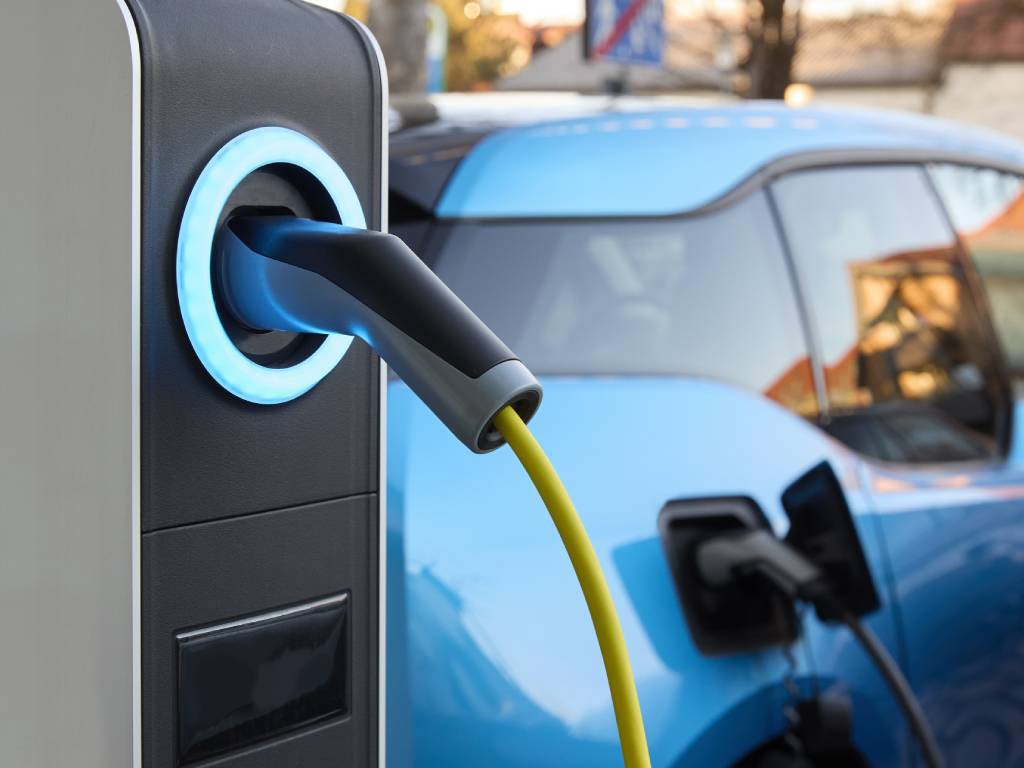 Çin, elektrikli otomobillere zorunlu yaptırım