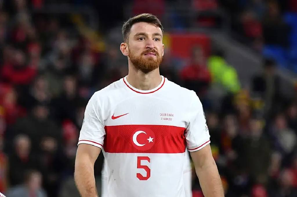 Okan Buruk, Salih Özcan'ı kadroda görmek istiyor