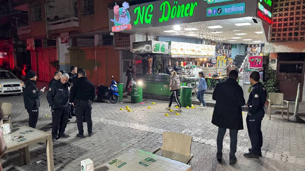 Adana'da dönerciye silahlı saldırı! 1 kişi hayatını kaybetti...