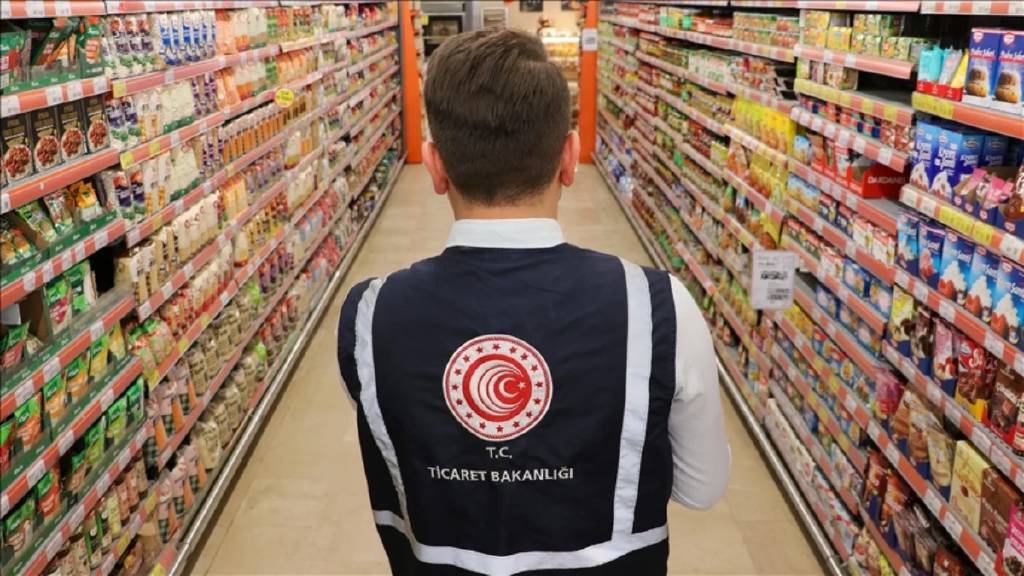 Ticaret Bakanlığı Ramazan öncesi yaptığı denetimlerde 283 milyon TL ceza kesti...