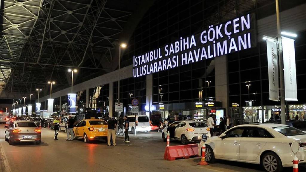 Sabiha Gökçen Havalimanı'nda uçuşlara kar engeli: Yüzde 10'u iptal edilecek