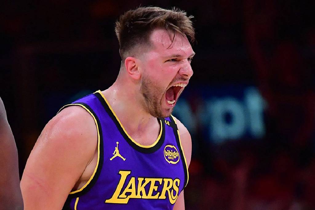 Luka Doncic, 5. maçtan tarihe geçti