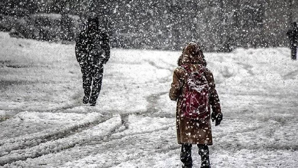 İstanbul'da pazartesi okullar tatil mi? Vali Davut Gül'den açıklama geldi…