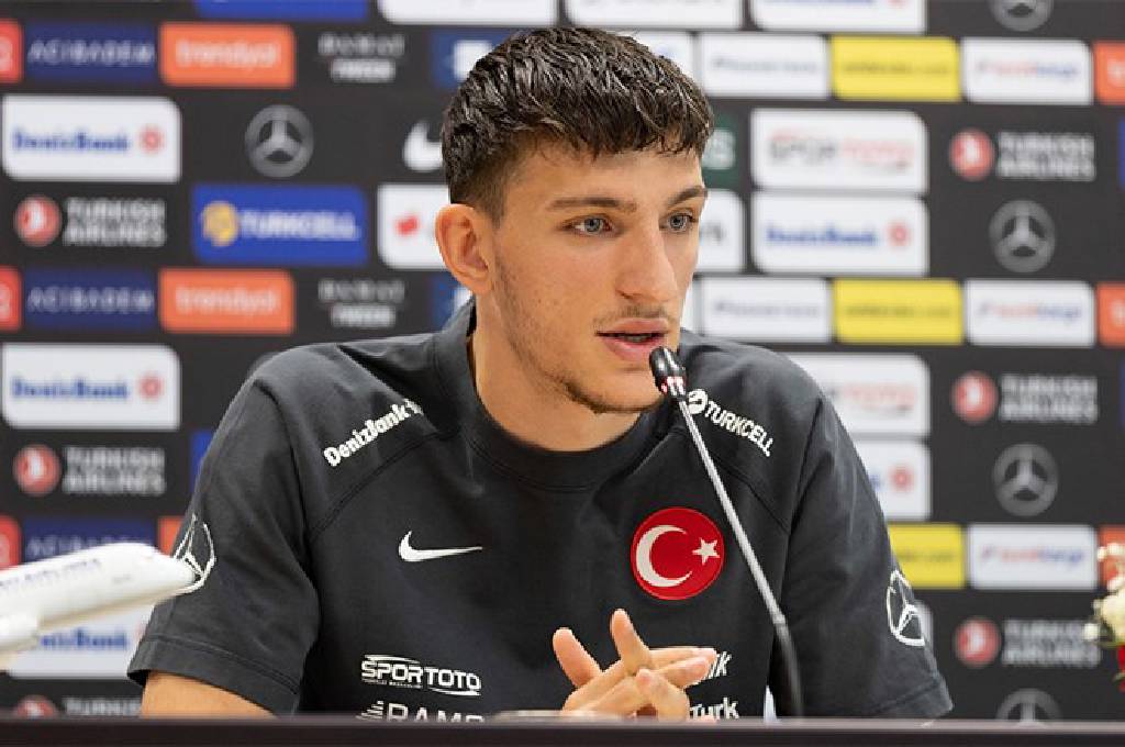  Fenerbahçe, savunmaya bir takviye daha yapmaya hazırlanıyor