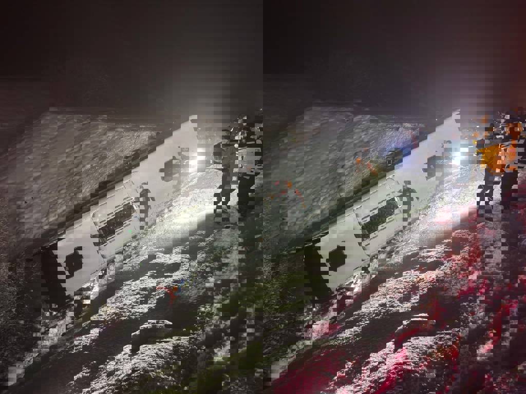 Bingöl'de yolcu otobüsü devrildi! Çok sayıda ölü ve yaralı var...