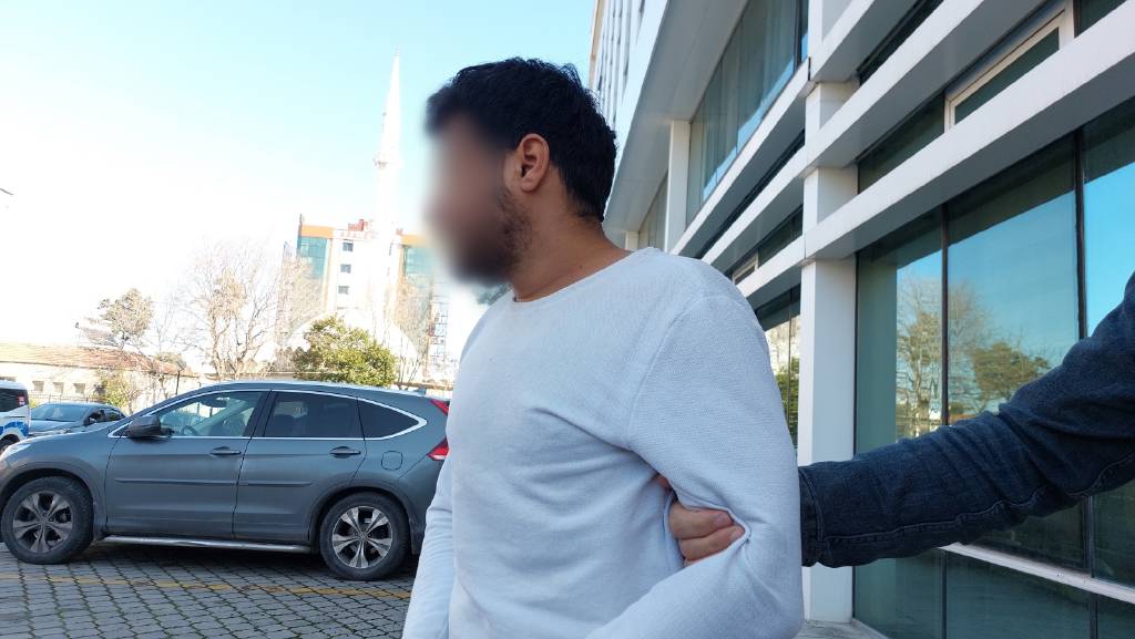 Samsun'da, sokakta yürüyen kadına hem taciz hem darp!