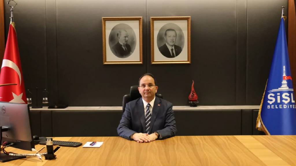 Kayyum olarak atanan Cevdet Ertürkmen Şişli Belediyesi'nde göreve başladı