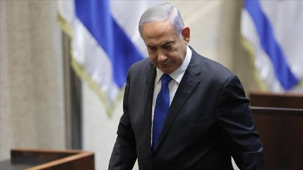 Netanyahu, hükümetin kendisini bu hafta görevden alacağını bildirdi