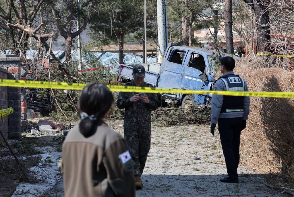 Güney Kore ordusu, yanlışlıkla 8 bomba attı!