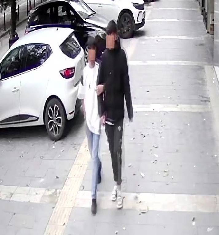 Yer Adana! 16 yaşındaki şüpheliler, 4 kişiyi gasbedip, 2 öğrenciyi bıçakladı…