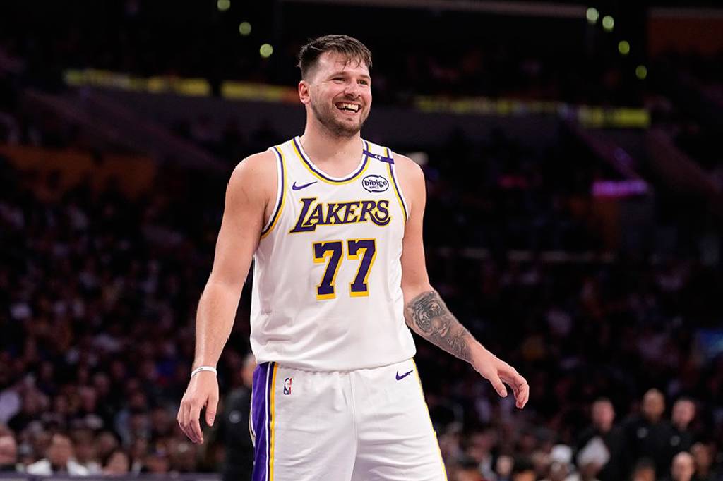 Lakers, üst üste 6. galibiyetini aldı
