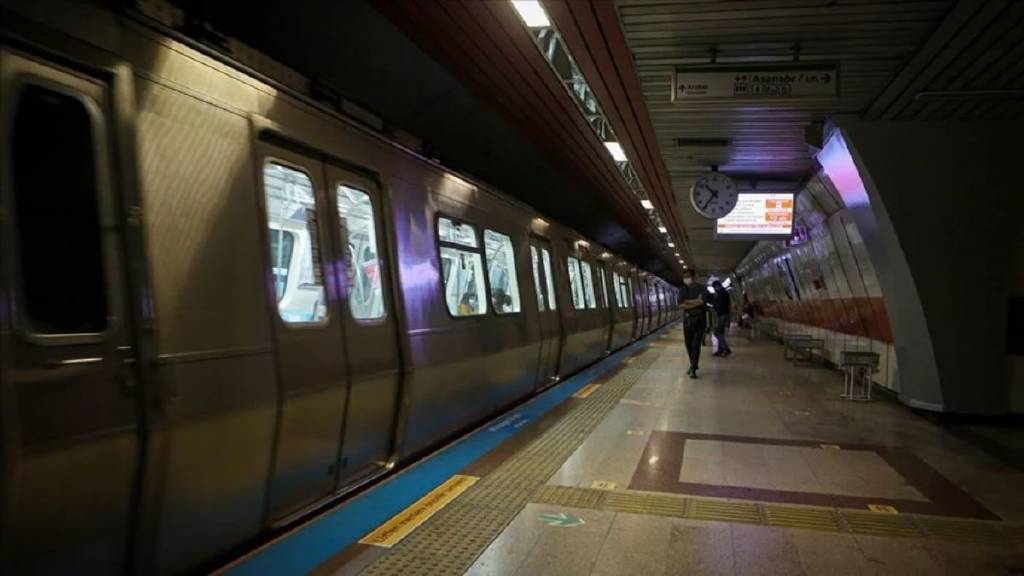 İstanbul'da kapalı istasyonlar açıldı