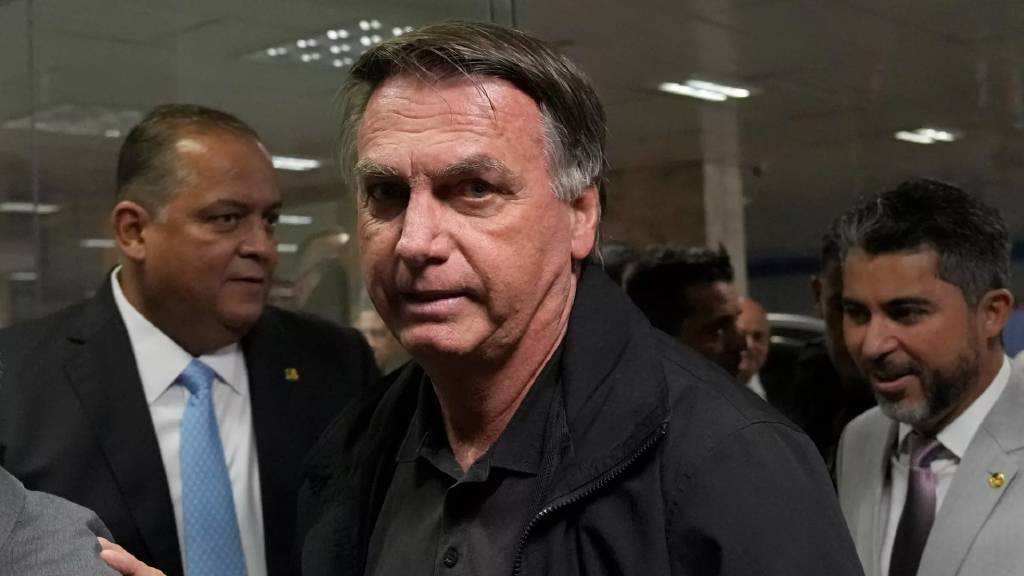 Brezilya'nın eski Devlet Başkanı Bolsonaro, darbe girişimi suçlamasıyla yargılanacak