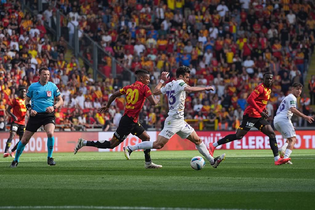 Göztepe ile Eyüpspor, puanları paylaştı