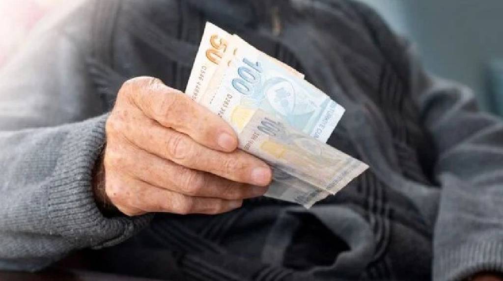 Emekli ikramiyesi 4 bin lira oluyor! Teklif, bugün TBMM Genel Kurul'da görüşülecek…