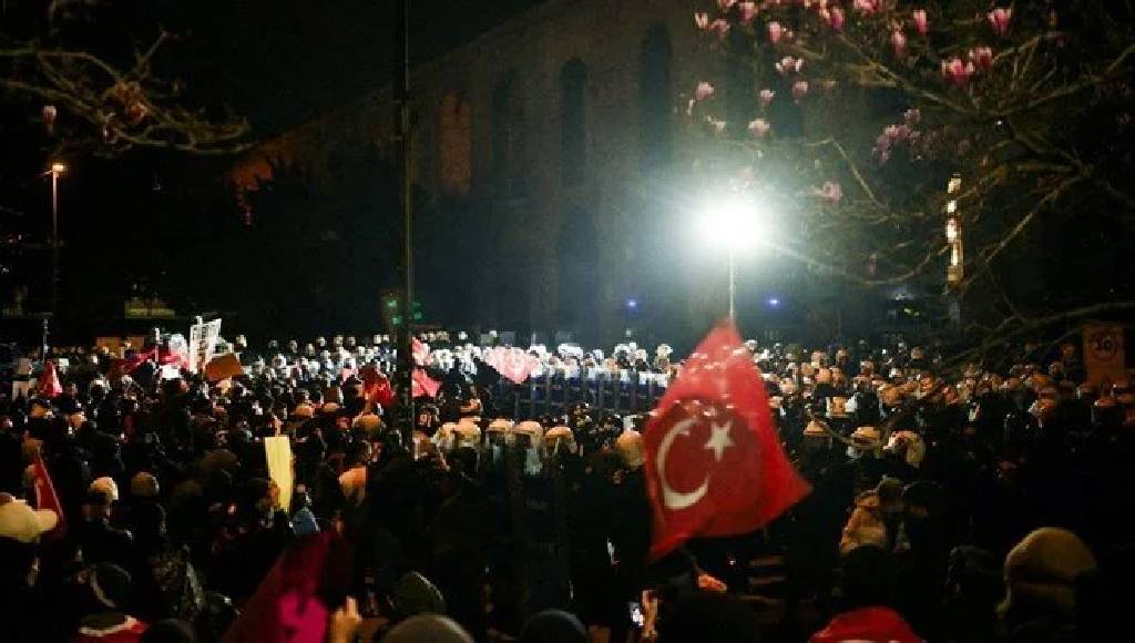 Saraçhane'de tutuklanan gazeteciler tahliye edildi