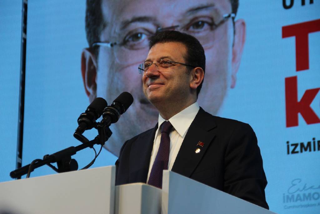Ekrem İmamoğlu, Cumhurbaşkanlığı adaylığı için İzmir'den yola çıktı…