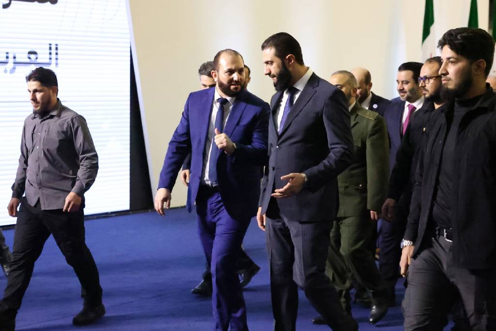 Suriye'de geçiş hükümetinin bakanları açıklandı…