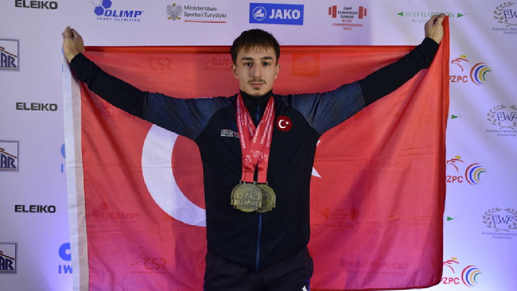 Tarih yazdı! Yusuf Fehmi Genç altın madalyayı rekorla aldı!