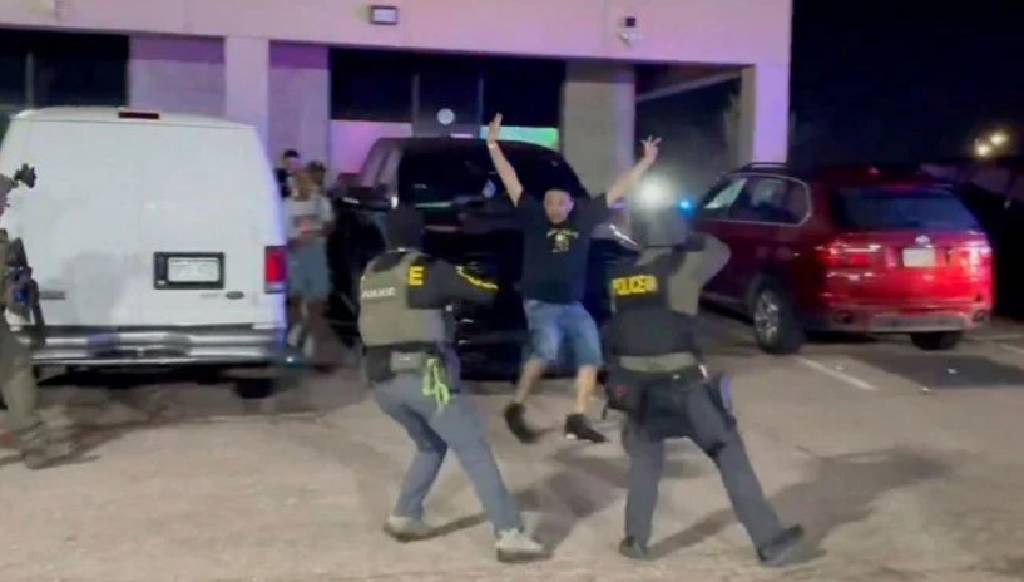 ABD’de gece kulübüne baskın… 100’ü aşkın göçmen gözaltına alındı!
