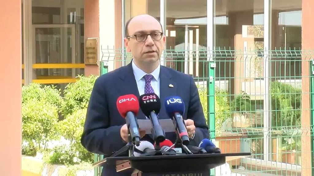 İstanbul depremi sonrası rektör duyurdu! "Taşınma kararı aldık"