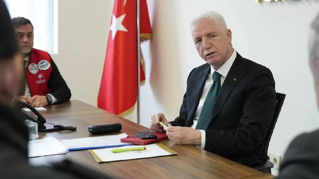 İstanbul Valisi Davut Gül: Okullarımız depremde hasar almadı