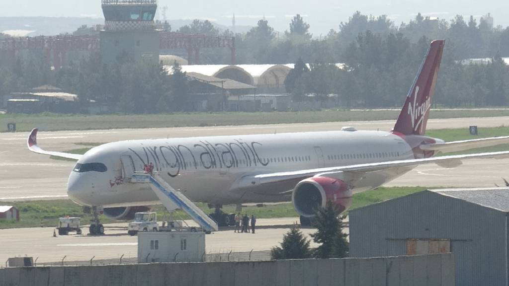 Hindistan’a giden İngiliz uçağı, Diyarbakır’a indi…
