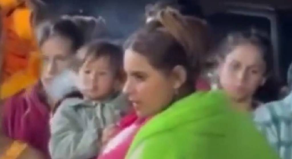 Eskişehir’de akılalmaz görüntü! 3 yaşındaki çocuk, sigara içti… Anne gözaltında…