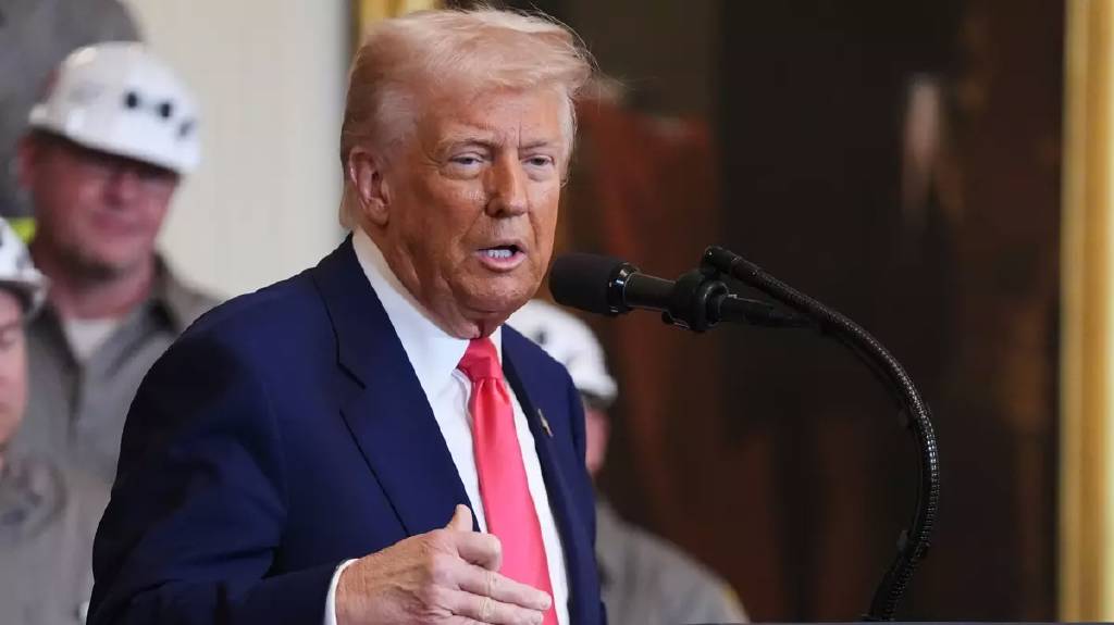 ABD Başkanı Trump: Gümrük vergilerinden günde 2 milyar dolar kazanıyoruz